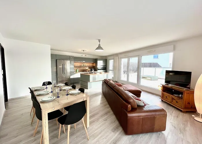 T4 Avec Grande Terrasse Et Parking Prive