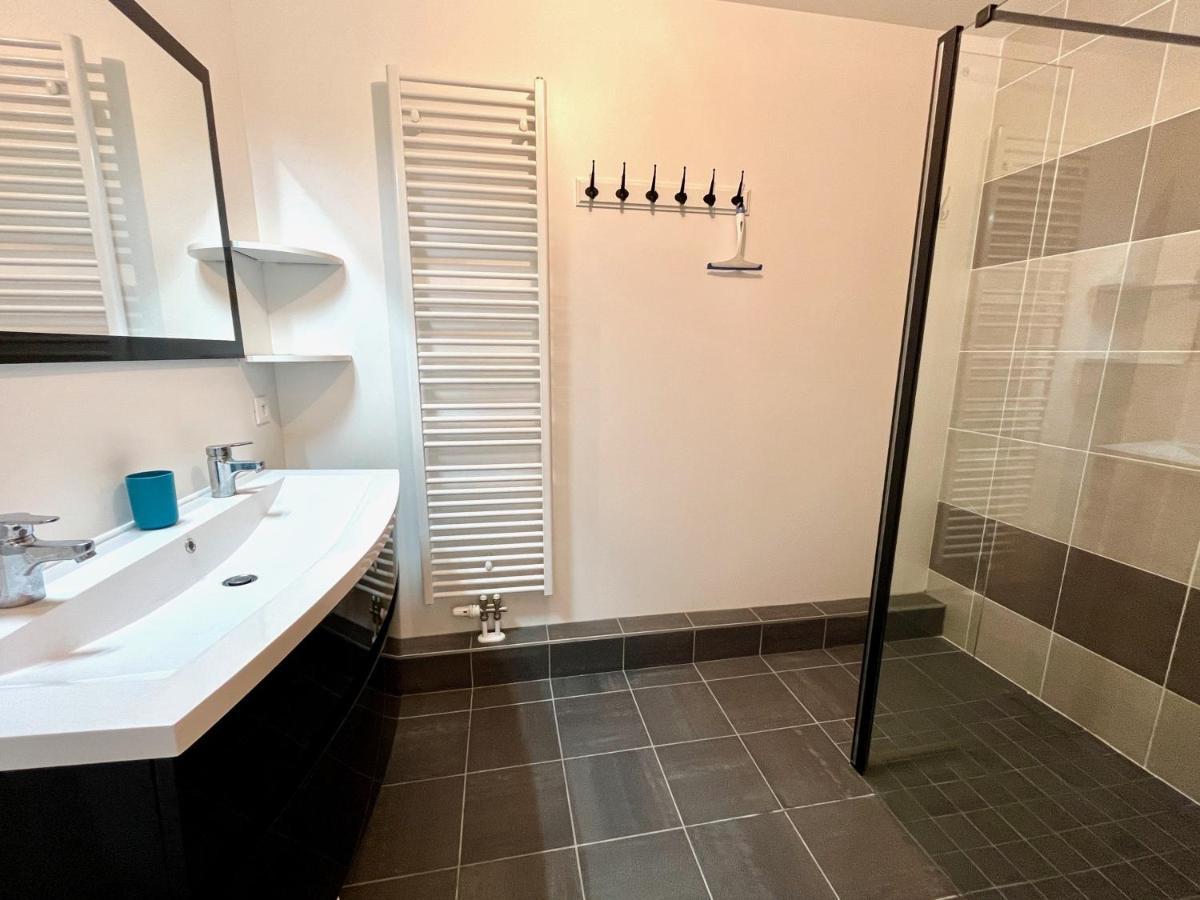 Appartement T4 Avec Grande Terrasse Et Parking Prive *