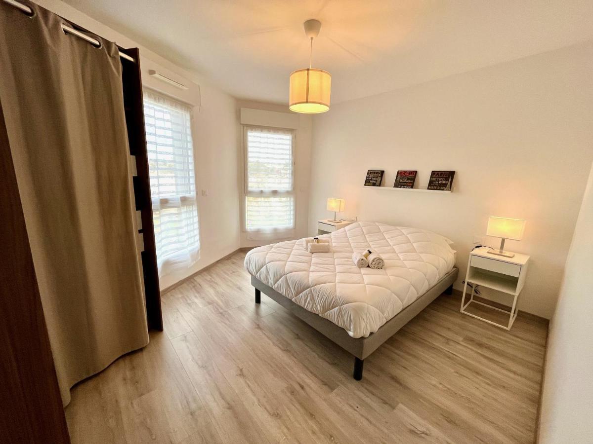 Appartement T4 Avec Grande Terrasse Et Parking Prive